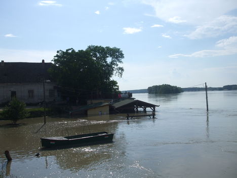 2013.06.06 .08 tetőzés