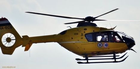 mentő helikopter ilyen nek köszön heti az életétt  közeli rokon 