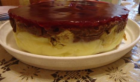 Meggyes csodapalacsinta torta
