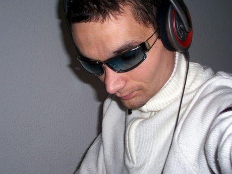Axone as Dj