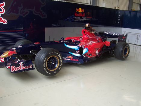 RED BULL RENAULT 3