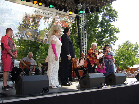 2013.aug.31. Újpesti Városnapokon szólt a nóta