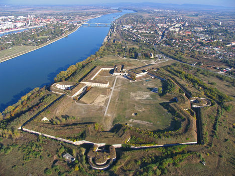 Monostori vár légi