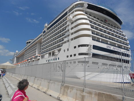 MSC Divina
