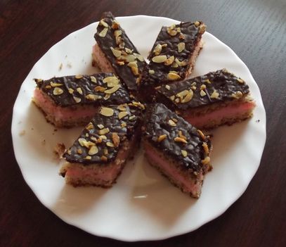 Mandulás puncsos szelet