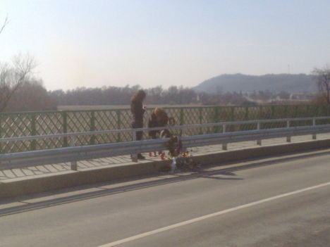 04032012513