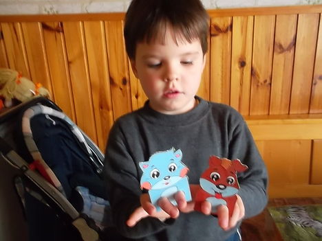 Tomikám bábozik.
