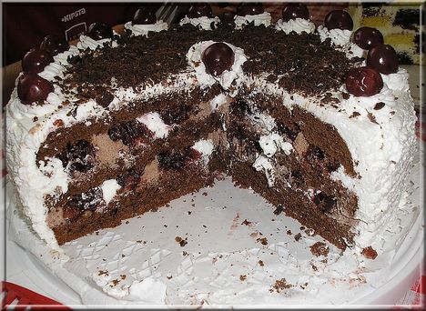 Fekete Erdő torta és nagyon finom volt!!!!!