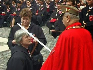 a Lovaggá avatásom ceremóniája Székesfehérvárott, a Királyok sírjánál, 2004.04.25.-én. (01)