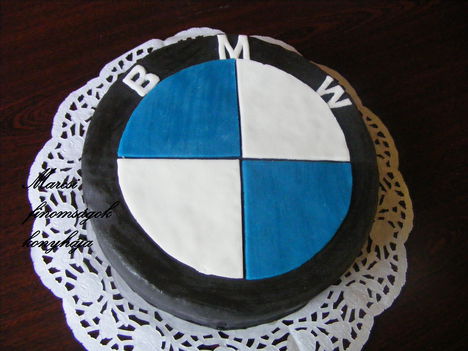 B M W torta