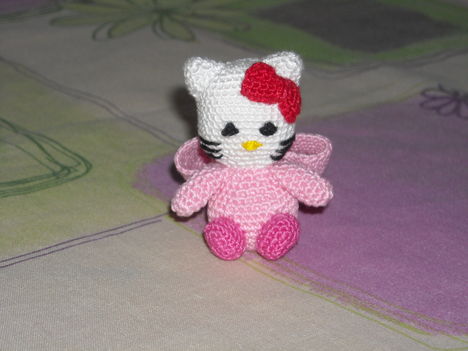 Nyusz ijelmezes Hello Kitty 2