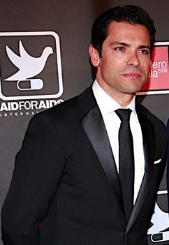 MARK CONSUELOS 1