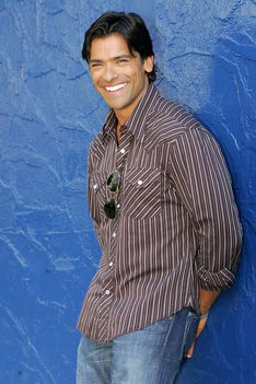 MARK CONSUELOS 6