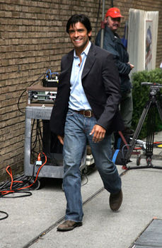 MARK CONSUELOS 7