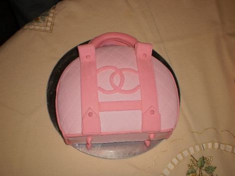 Torta 16 Chanel táskatorta