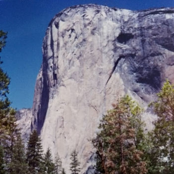 Yosemite El Captitan hatalmas gránittömbje
