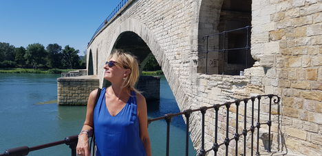 Lady in blue at the Pont d'Avignon