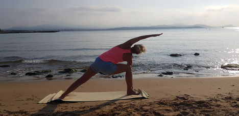 Morning yoga (St. Aygulf)