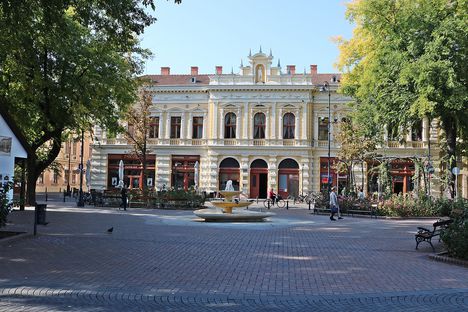 Békéscsaba: NIKOS Cafe & Bar