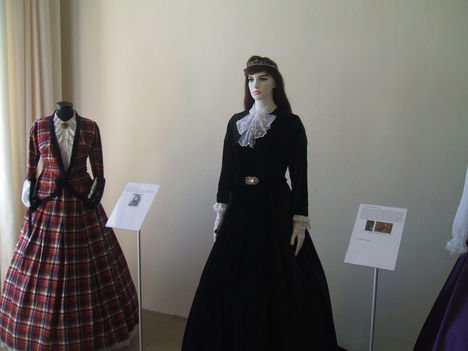 Sissi, Erzsébet Királyné, 16, fekete bársony ruha, ruhájának másolata, 