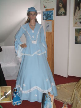 Sissi, Erzsébet Királyné, 2, kék kosztümje, kosztümjének másolata, 