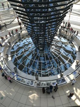 A felújított Reichstag Building, Berlin 2019.05.21.-én 5