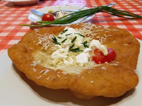 Kenyérlisztes lángos