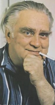 ÉNEKESEK. 10