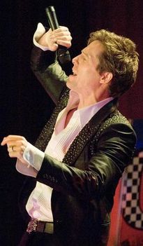 Hugh Grant 23 5008901_galHugh Grant