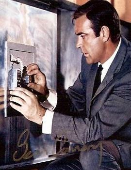 Sean Connery 13 sean_connery_autograph_goldfingerSean Connery