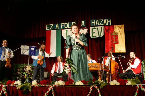Cecília énekel-Ez a föld a hazám-Jubileumi Nótagála Újpesten március 25
