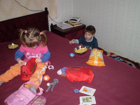 Blanka és Loránt a mamánál 2009.03.03. 165