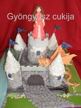 sárkányvár torta 2