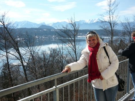 A Wörthi-tónál az Alpok alatt