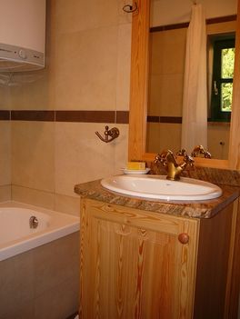 Balatoni apartmanház 6 - fürdő káddal