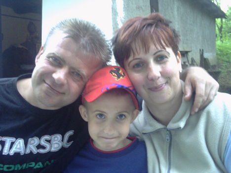 Bemutató rólam és a családomról 4 Családom!!!!