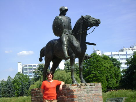 A lovas szobornál1