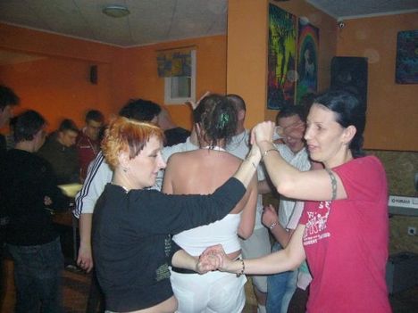 Tánc leendő sogornöm hugával..........
