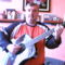 Géza a Fekete Stagg gitárral-1