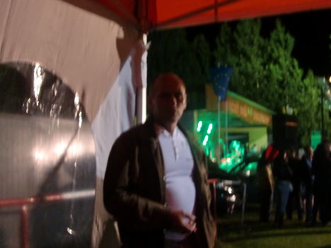Egy kis pihenő a sátor alatt