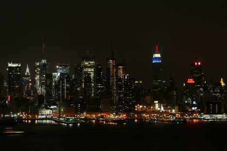 NYC esti fényben...