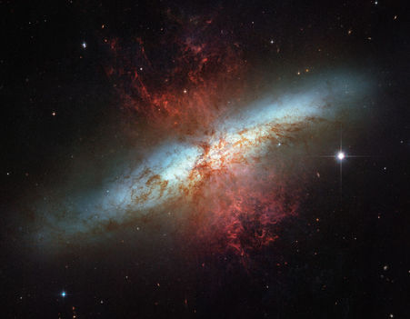 M82_Hubble