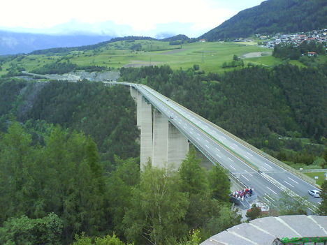 KILÁTÁS