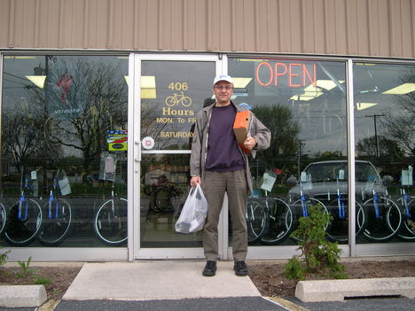 Lance Amstrong is itt vásárolt (Cleona, Pa)