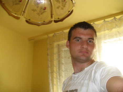 user_10951786_1185217975791_box