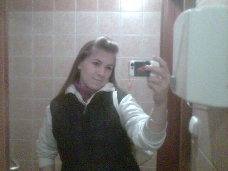 WC-be XD Kittymre kellet várni és én untam magam :P