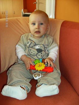 Kevin játszik