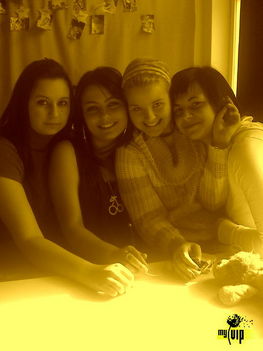 NELLY,ÉN,SZABINA,KITTI