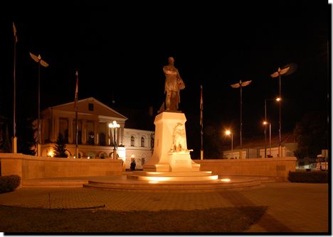 Kossuth szobor éjjel...