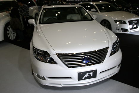 a_r_t_lexus_ls600hl_10